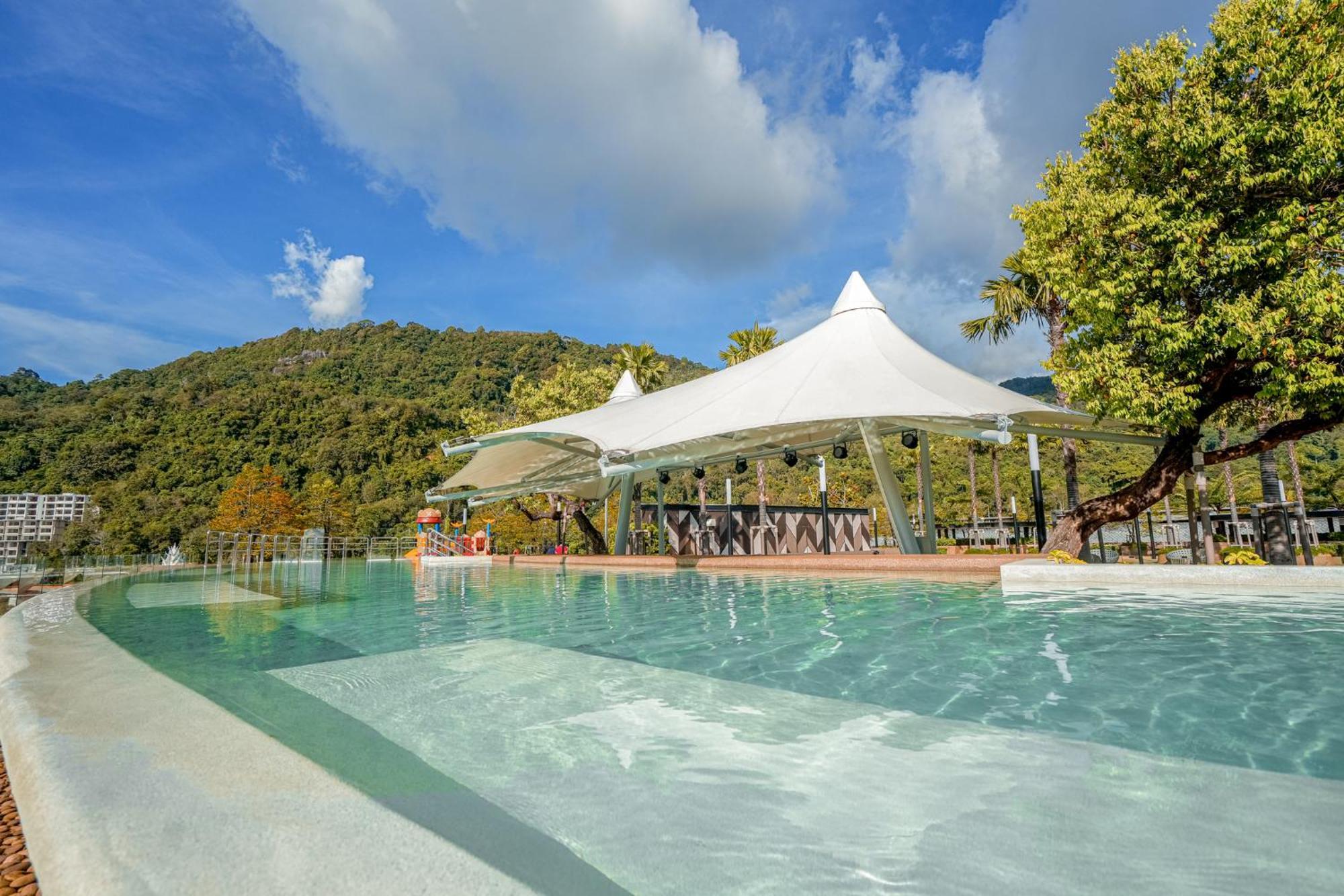 The Marin Phuket 카말라 비치 외부 사진